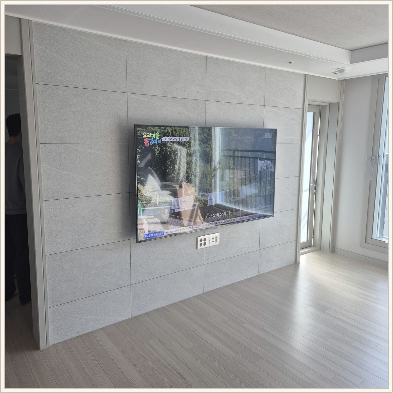 75인치 브라켓 수평맞춤 설치 사진 3